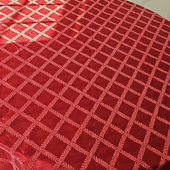 Lenox American By Design Round Tablecloth Red 70" - Picture 14 of 16